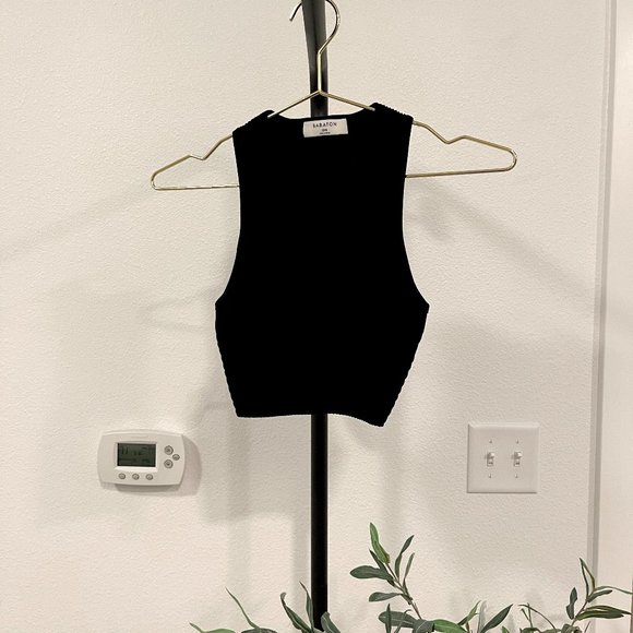 Aritzia Babaton Sculpt Knit Racer Cropped Tank Black | XXS - Picture 1 of 4